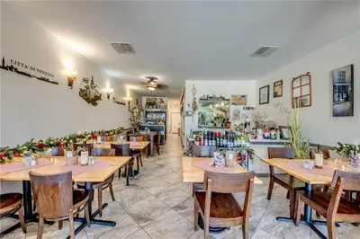 2414 Tamiami Trail, FL