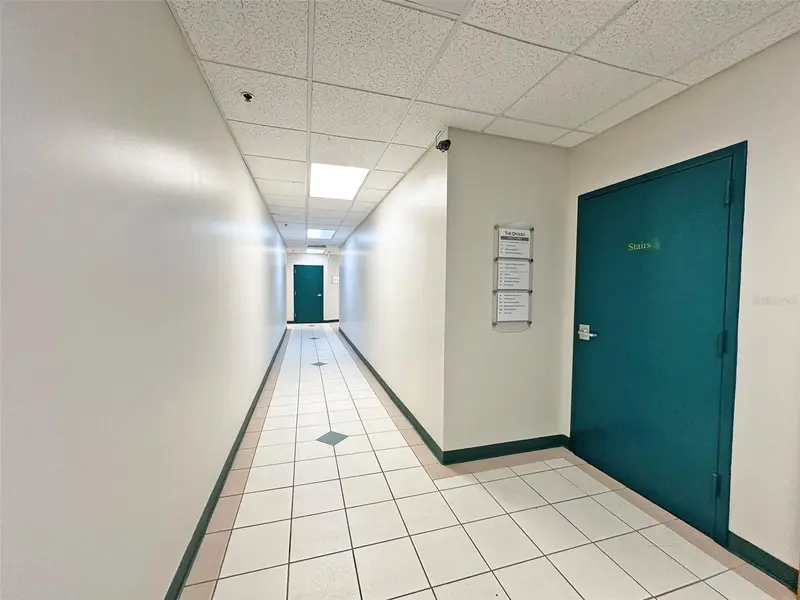 7802 Kingspointe Pkwy #210, FL