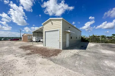 2820 Avenue Of The Americas, FL