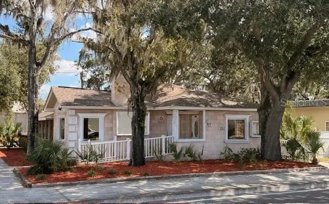 207 N Church Ave #207, FL