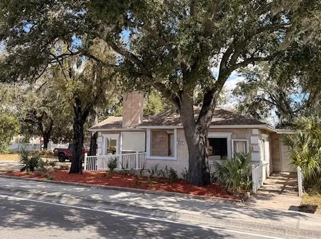 207 N Church Ave #207, FL