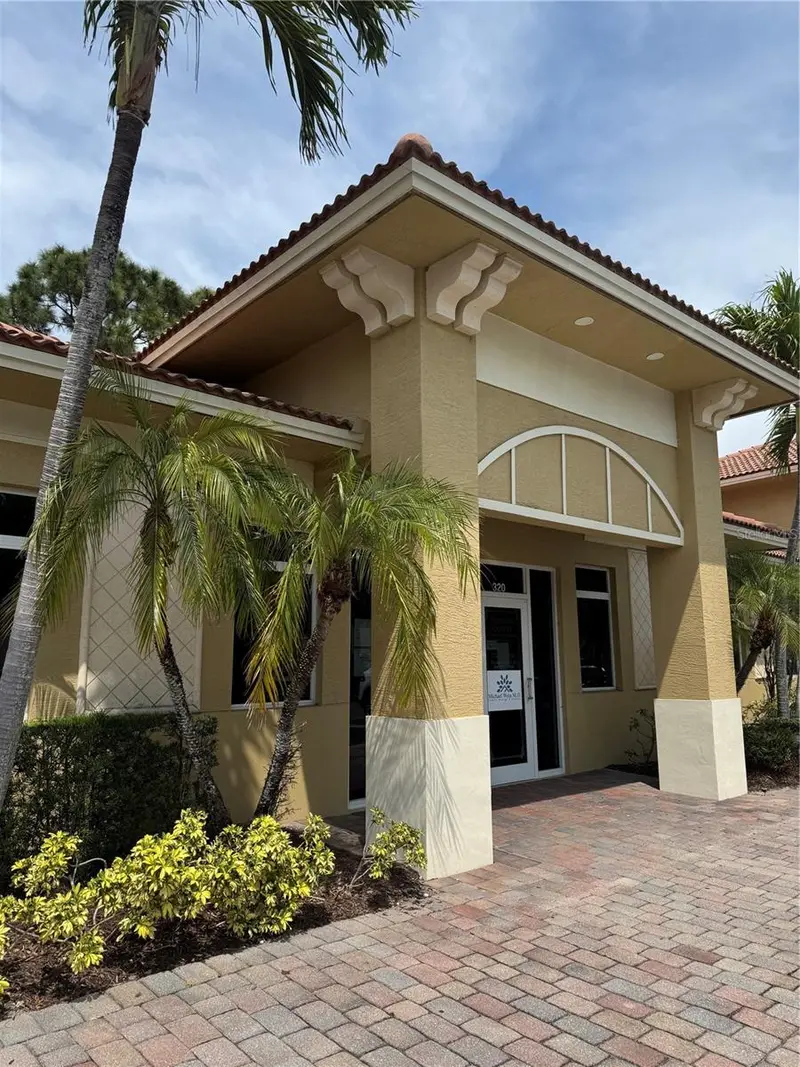 300 Nw Bethany Dr #320-322, FL