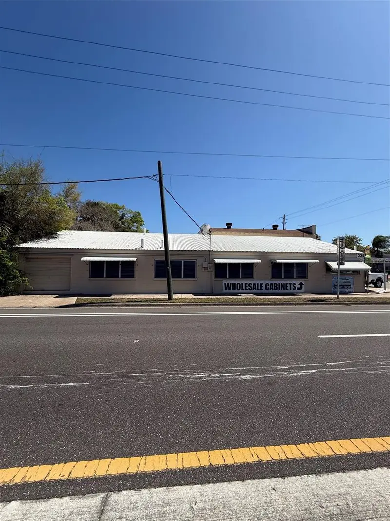 225 S Dixie Fwy, FL