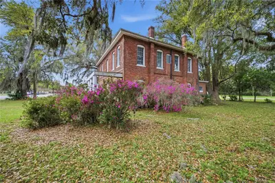 120 Main Street, FL