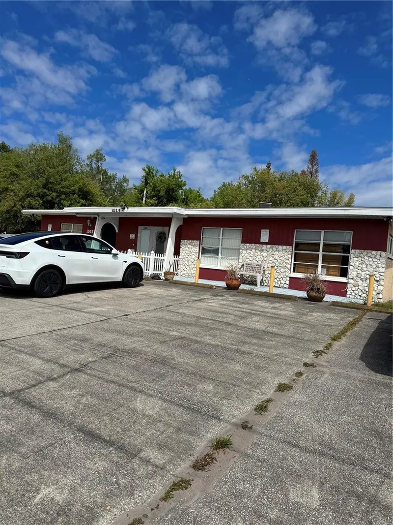 1025 W Oak Ridge Rd, FL