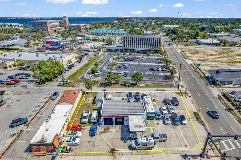 236 Tamiami Trl, FL