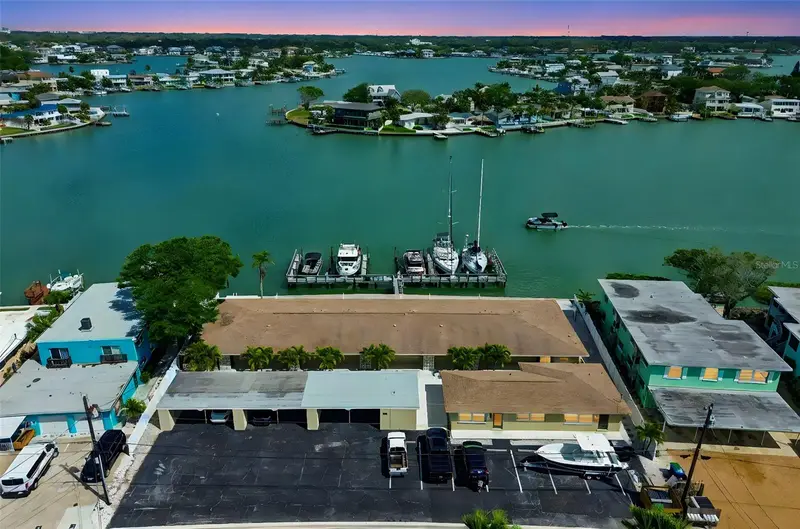 2307 Bay Blvd, FL