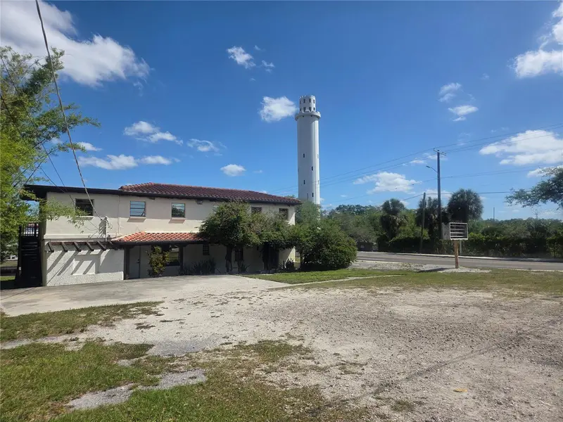 8002 N Florida Ave, FL