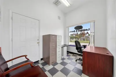 595 9th Street, FL