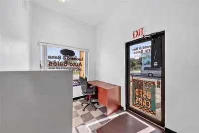 595 9th Street, FL