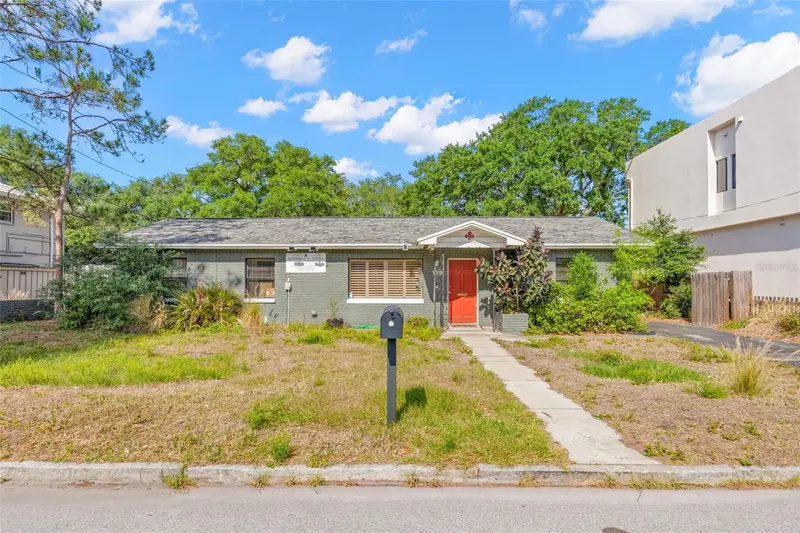 110 N Lincoln Ave, FL