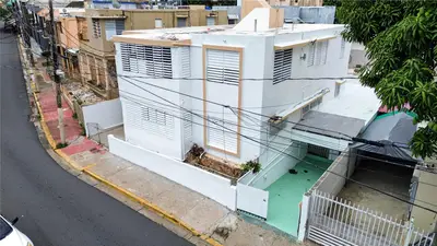 162 La Placita De Santurce, Dos Hermanos, PR