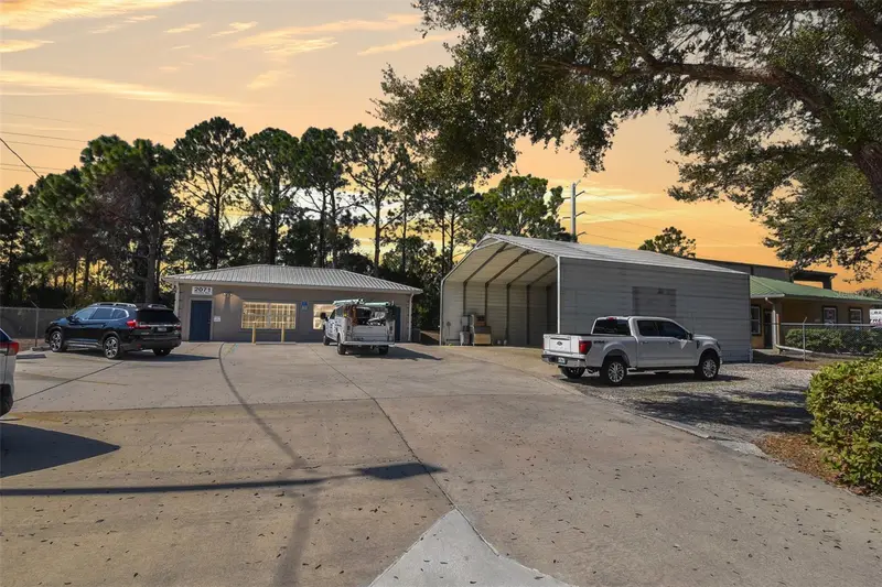 2071 Dobbs Rd, FL