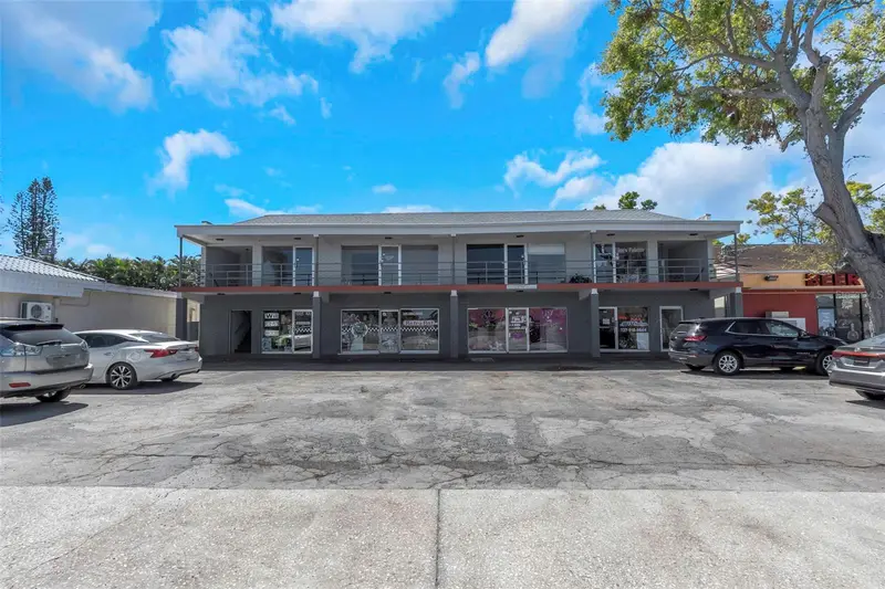 1915 E Bay Dr, FL