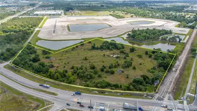 10000 Tamiami Trail, FL