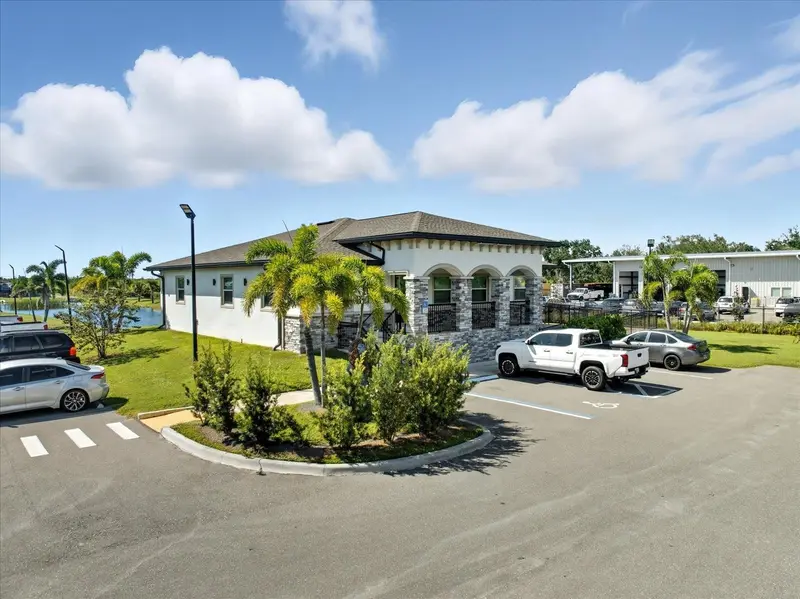 10305 Us Highway 41 N, FL