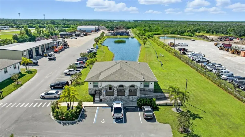 10305 Us Highway 41 N, FL