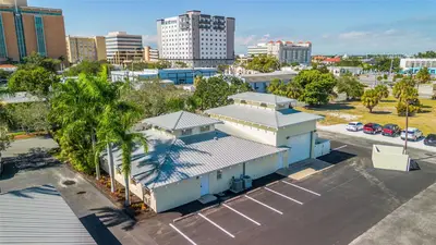 525 8th Street, FL