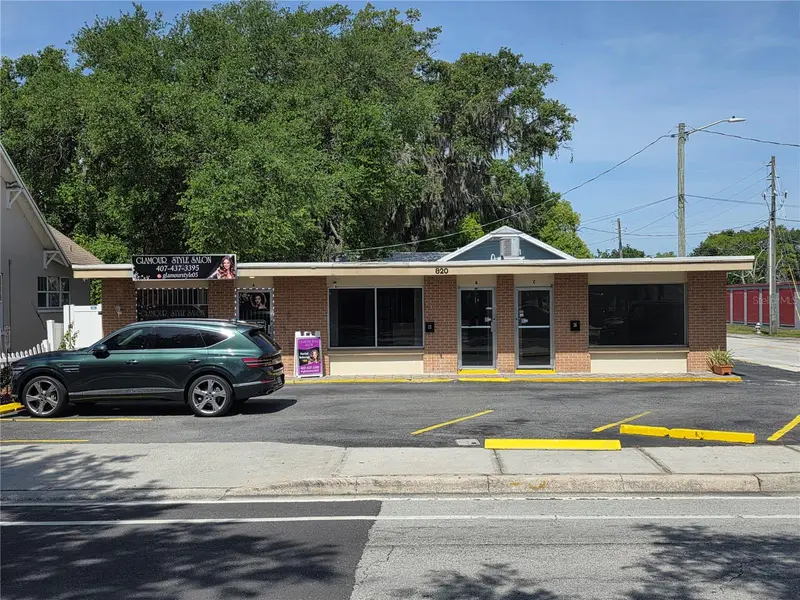 820 N Main St, FL