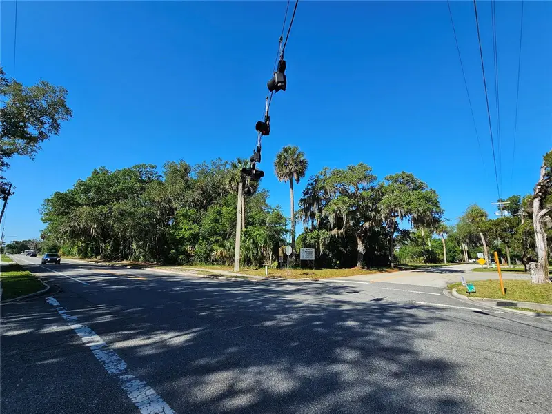 123 W 2nd Ave, FL