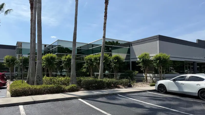 7901 Kingspointe Pkwy #8, FL