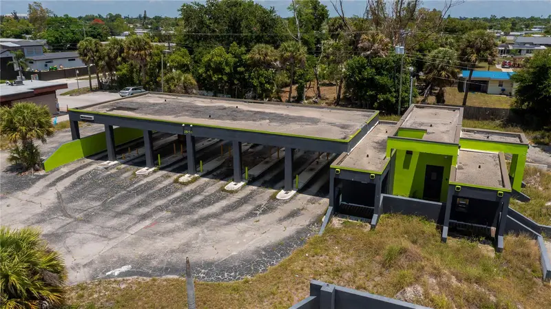 3570 Tamiami Trl, FL