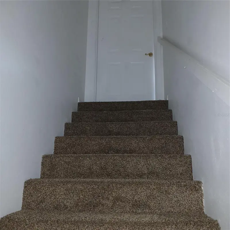 2041 N Donovan Ave #2nd Fl., FL