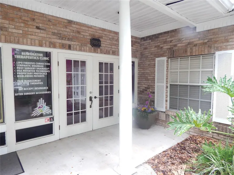 705 E Oak St #B, FL
