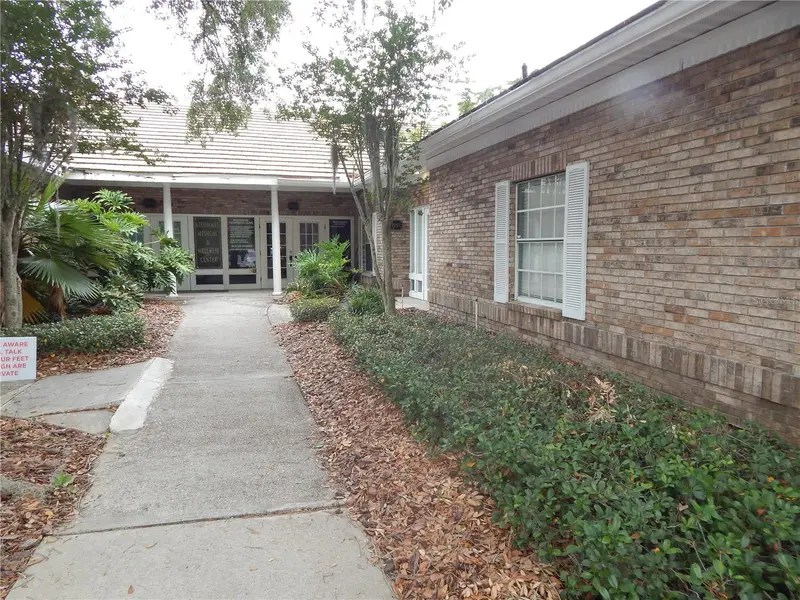 705 E Oak St #B, FL