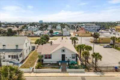 16 Grandview Ave, FL