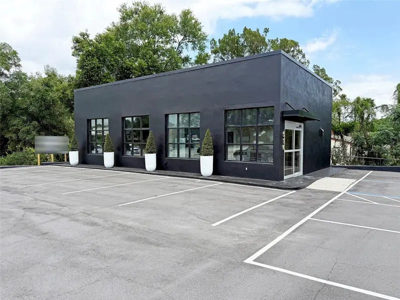 516 E Highway 50, FL