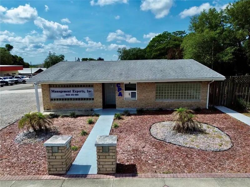 601 W Main St, FL