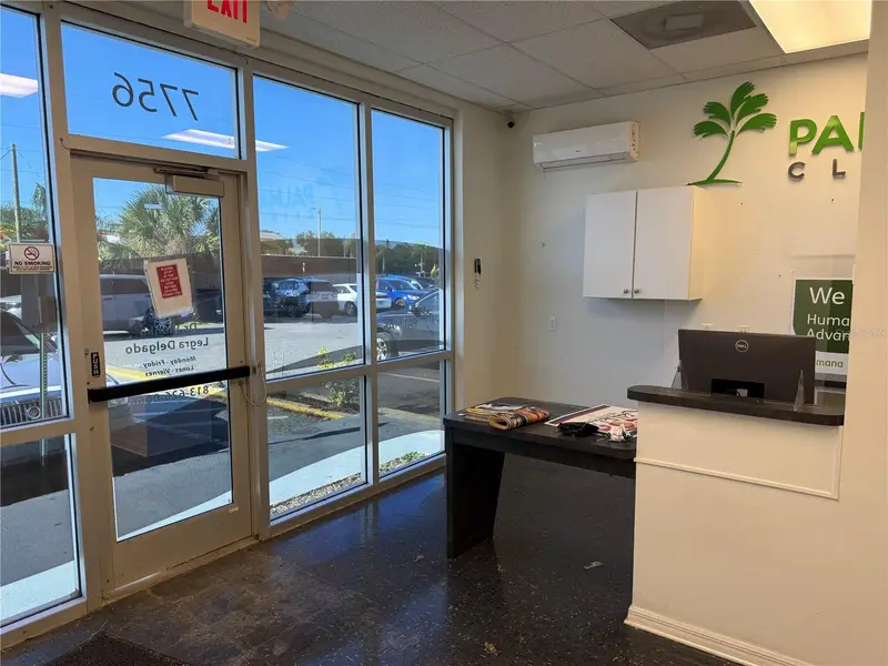 7756 Palm River Rd, FL