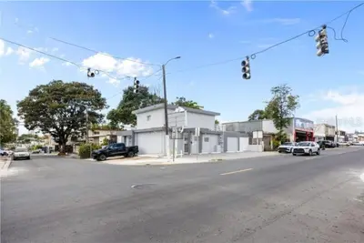 Las Lomas H 22 Ave. San Patricio, PR