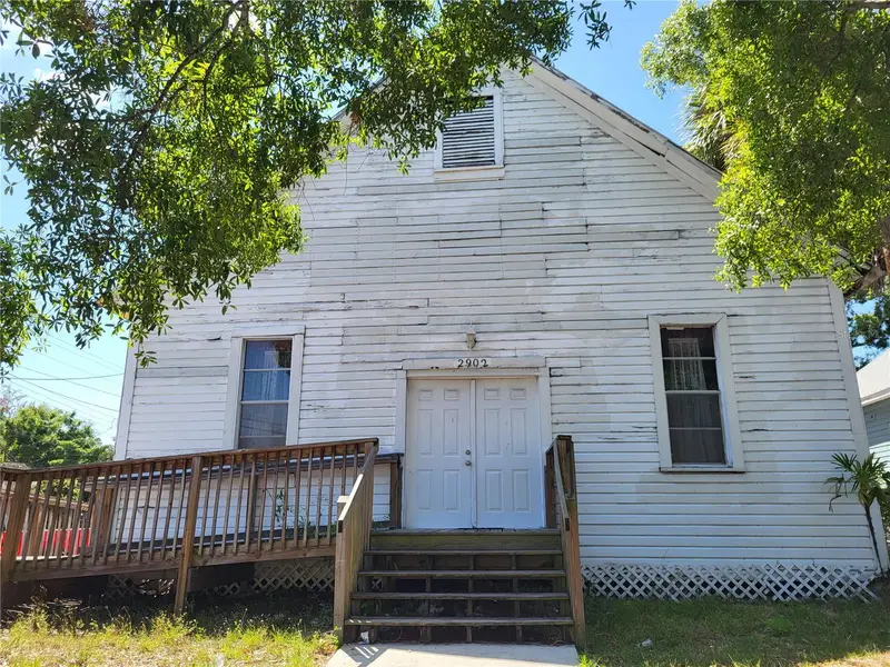 2902 N Albany Ave, FL