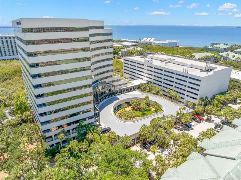 2701 N Rocky Point Dr #105, FL