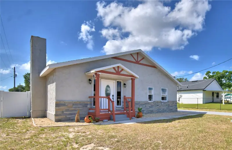 208 Center St, FL