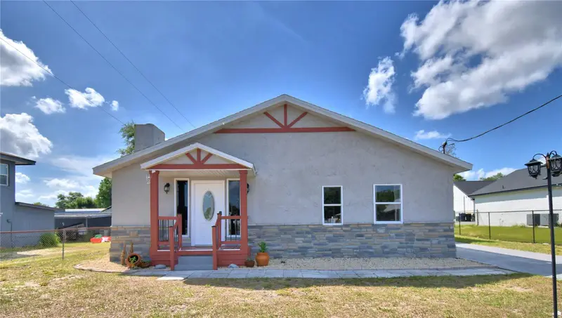 208 Center St, FL
