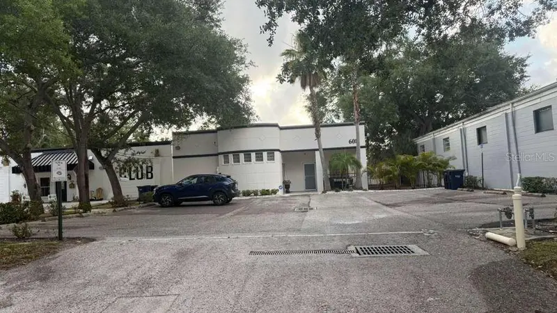 608 S Tampania Ave, FL