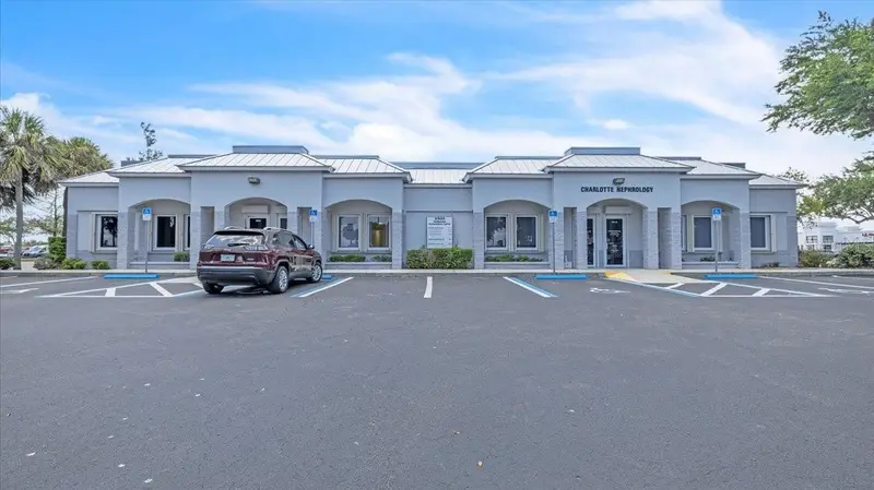 3300 Tamiami Trl #102 B, FL