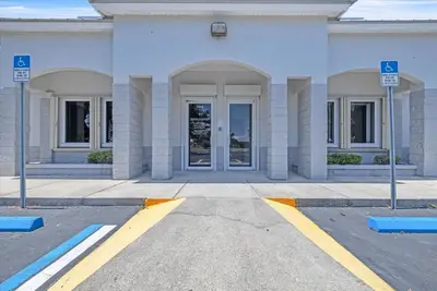 3300 Tamiami Trail, FL