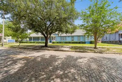 402 7th Avenue, FL