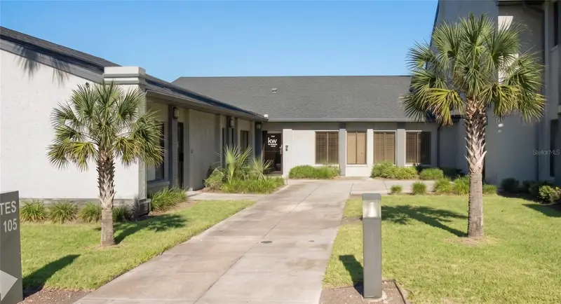 30522 Us Highway 19 N #105, FL