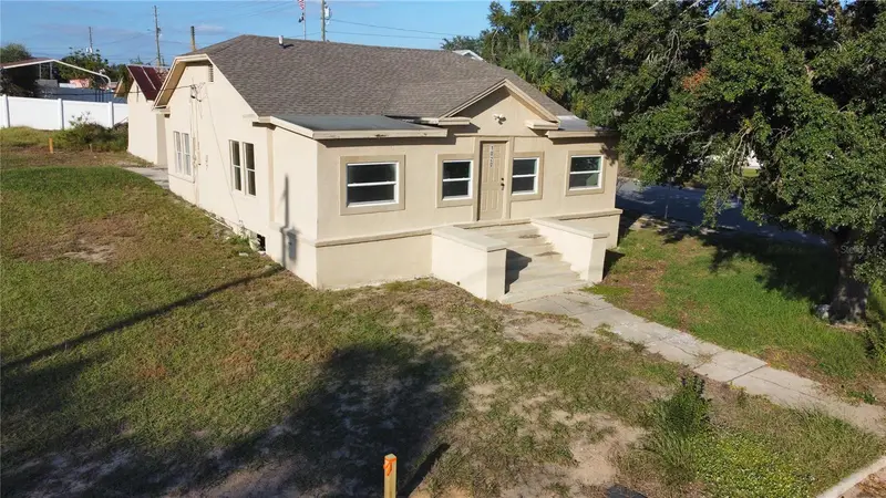 1020 E Main St, FL