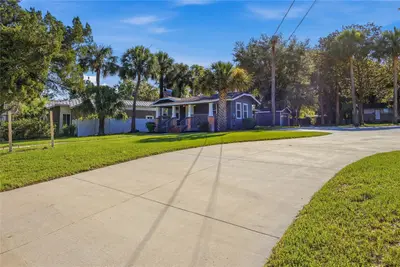 527 8th Avenue, FL