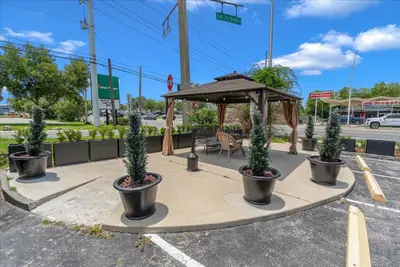 215 Pine Avenue, FL