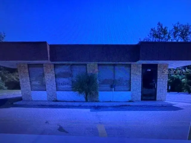 887 Deltona Blvd, FL