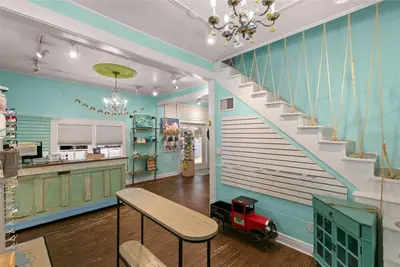 135 4th Avenue, FL