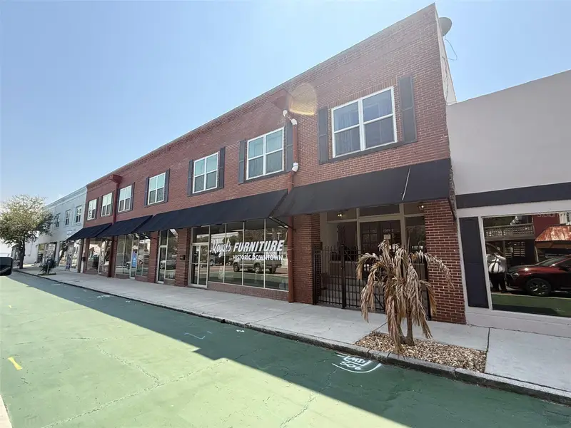 21 Main Street, FL