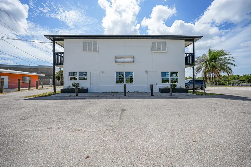 1261 Beach Rd, FL
